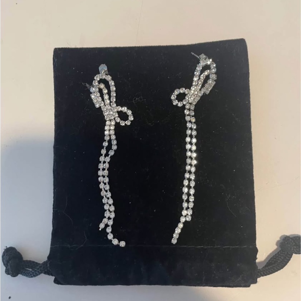 Elegant Silver Rhinestone Dangle Earrings